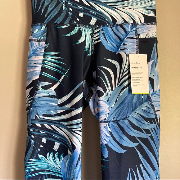 Old Navy Women’s Size S Elevate Leggings - Picture 3 of 9